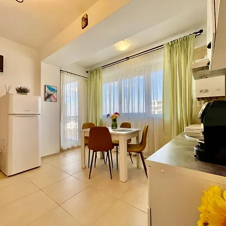 Apartment Nico Summer Mamaia