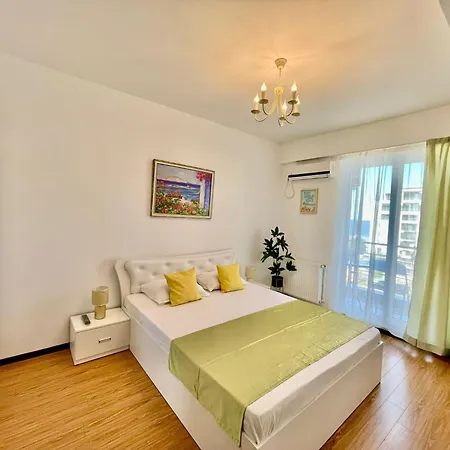 Nico Summer Apartament Mamaja